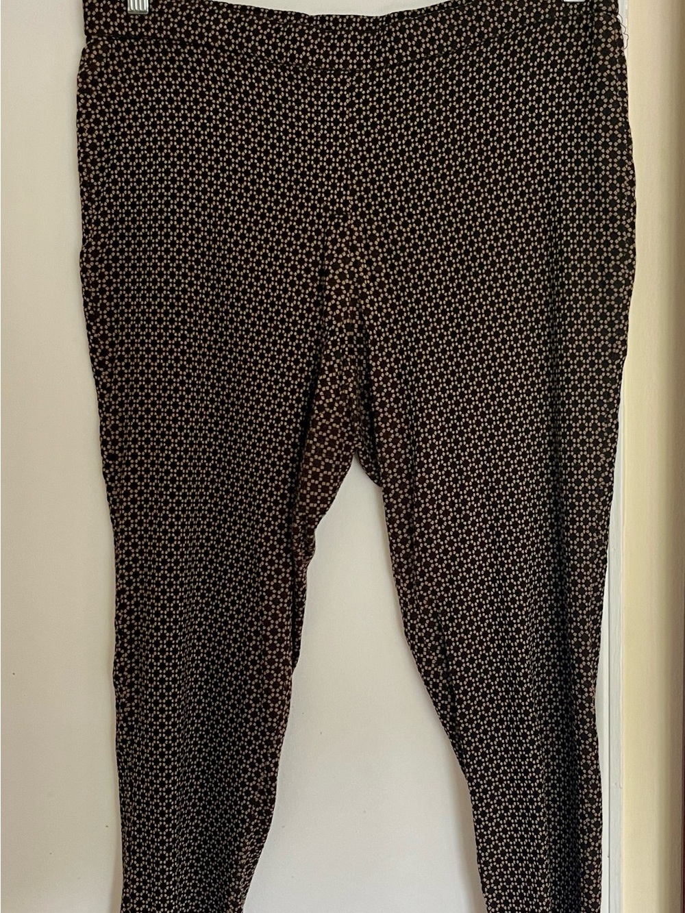 Rafaella Black and White Geometric Ponte Ankle Pants